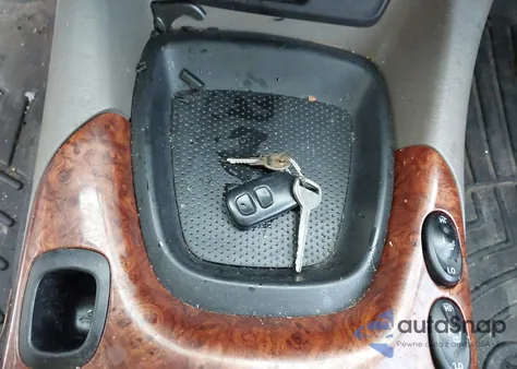 2005 Toyota Tundra Limited V8 z USA, uszkodzony, nr VIN 5TBDT48155S491725